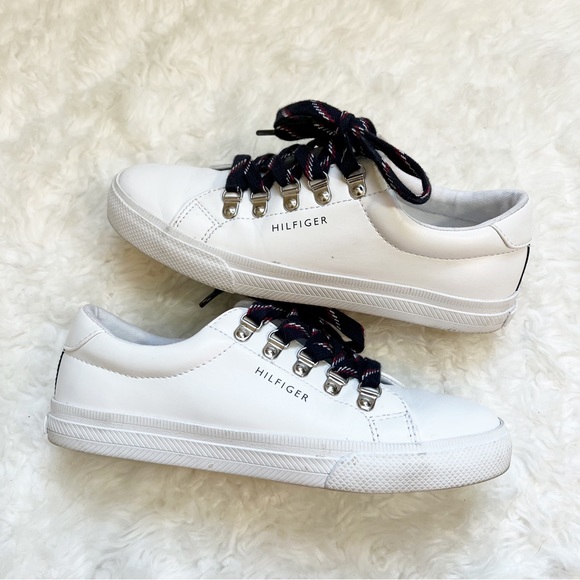 Tommy Hilfiger Shoes - TOMMY HILFIGER women’s white TWLinzer3-R Sneaker size 6